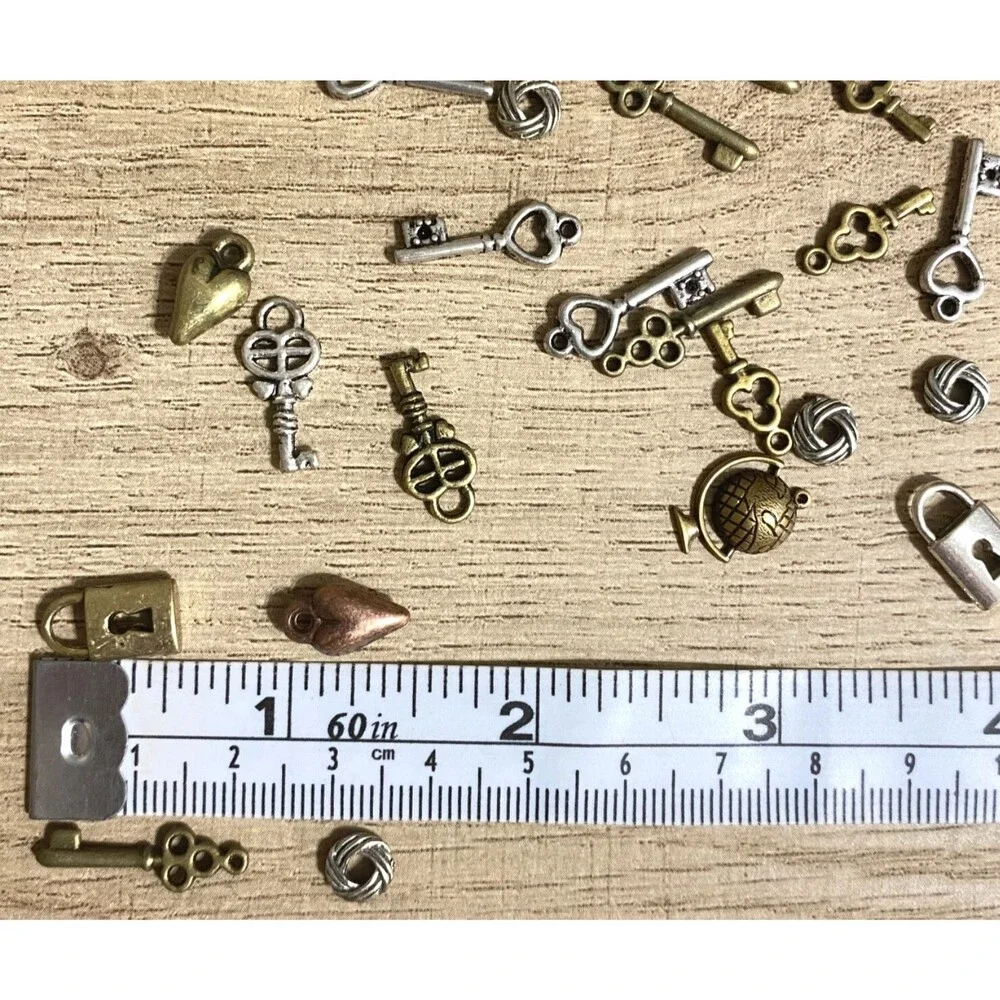 Lot Charms Steampunk Industrial Keys Gears Locks Antiqued Metal Jewelry Crafting